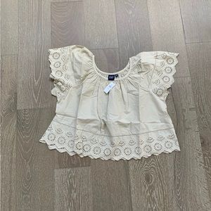 Gap Eyelet flutter sleeve top